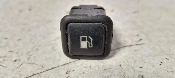 Volkswagen PASSAT B5.5 Fuel tank opening switch 3b0959833