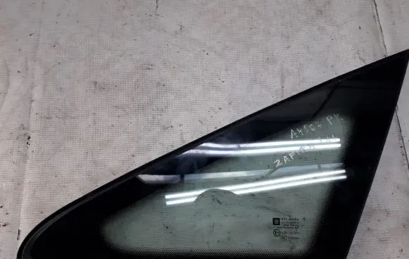Opel Zafira B Front triangle window/glass 