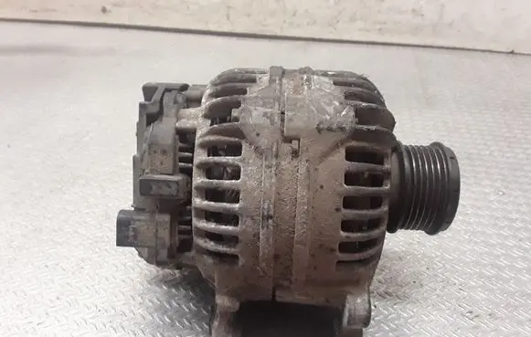 Volkswagen Sharan Generator/alternator 028903028E