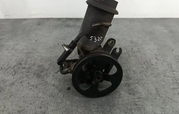 Toyota Yaris Power steering pump 