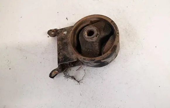 Toyota Yaris Engine mount bracket