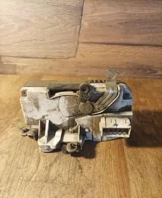 Peugeot 406 Front door lock