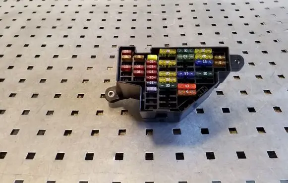 Volkswagen PASSAT CC Fuse module