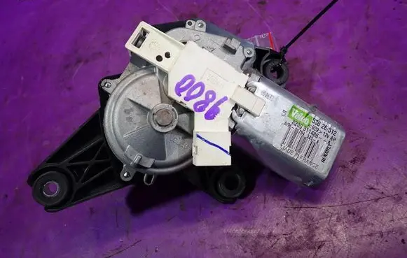 Renault Clio III Rear window wiper motor