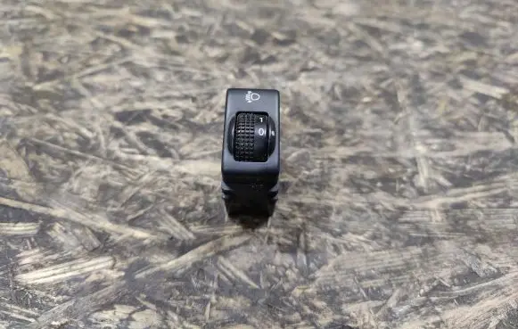 Nissan Tiida C11 Headlight level height control switch 7X108