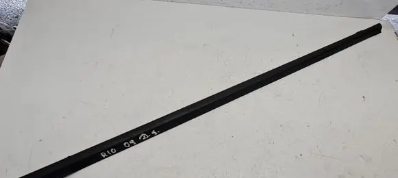 KIA Rio Rubber seal rear door window/glass 