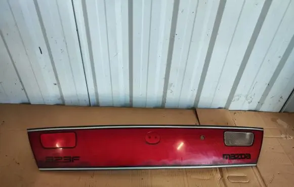 Mazda 323 F Tailgate rear/tail lights 0431441