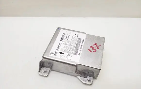 Mercedes-Benz C W204 Airbag control unit/module A2048706826 5WK44004
