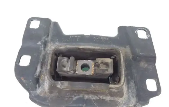 Volvo V50 Engine mount bracket 349249L 349249 322A40F