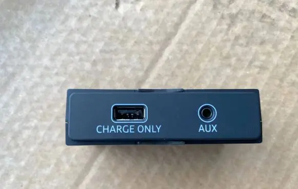 Audi A4 S4 B9 8W AUX in-socket connector 8W0035726 860035726