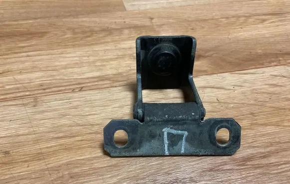Renault Megane III Tailgate/trunk/boot hinge M07338R ES71 C270332