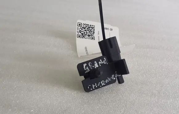 Jeep Grand Cherokee Outside/exterior temperature sensor 05149265AB
