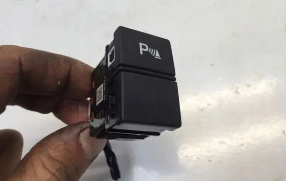 Honda Jazz IV GR Crosstar Parking (PDC) sensor switch M64747