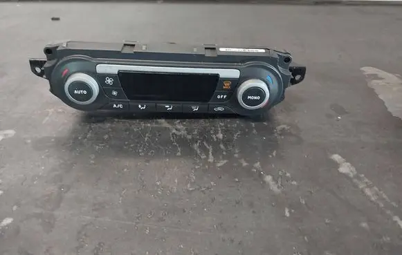Ford C-MAX I Climate control/heater control trim 7M5T18C612AD