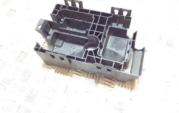Opel Astra J Other engine bay part 13302321