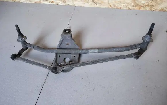 Front wiper linkage