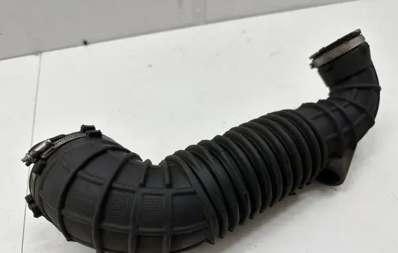 Audi Q5 SQ5 Intercooler hose/pipe 03G129629D
