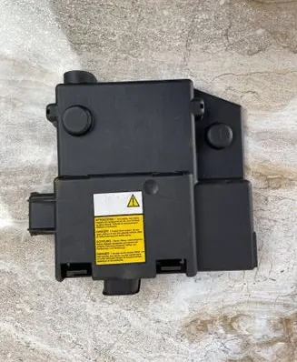 Maserati Ghibli Battery box tray cover/lid 675000498