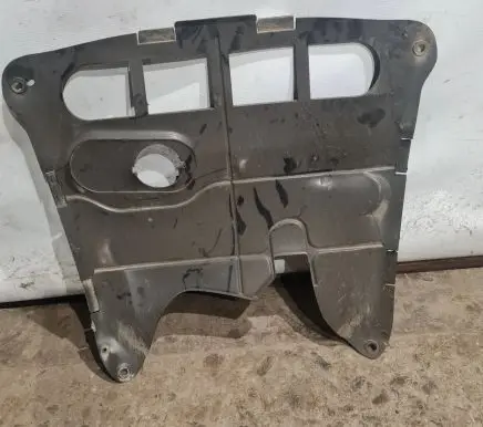 Renault Kangoo I Engine splash shield/under tray 8200158870