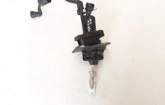 Clutch slave cylinder