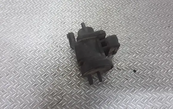 Mercedes-Benz E W210 Turbo solenoid valve A0005450427