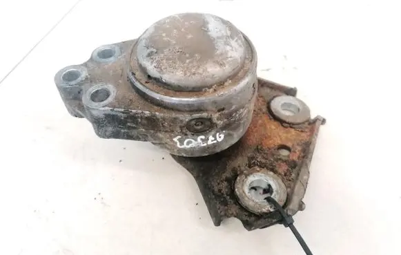 Ford Fiesta Engine mount bracket