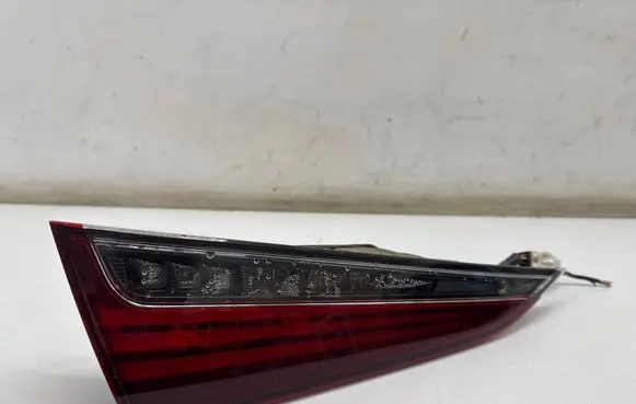 Tailgate rear/tail lights