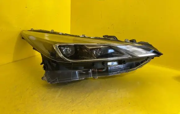 Toyota Mirai II Headlight/headlamp