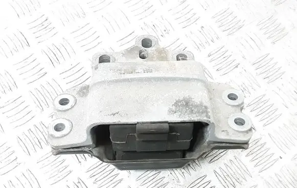 Audi Q3 8U Engine mount bracket 3C0199555