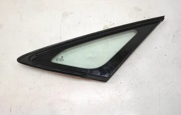 BMW 2 F46 Front triangle window/glass 2579127