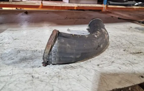 Volvo XC60 Intercooler hose/pipe