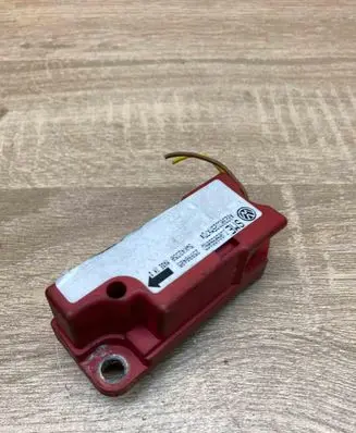 Volkswagen Golf IV Airbag deployment crash/impact sensor 1J0909606D 5WK42350
