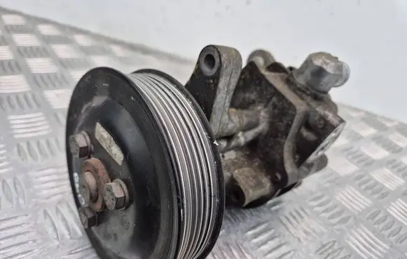 BMW X5 E70 Power steering pump 679646203 5002445