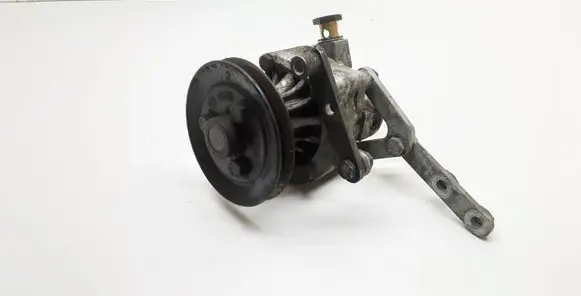 BMW 5 E34 Power steering pump 7681955158