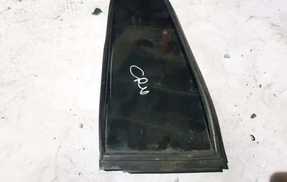 Mitsubishi Pajero Rear vent window glass 