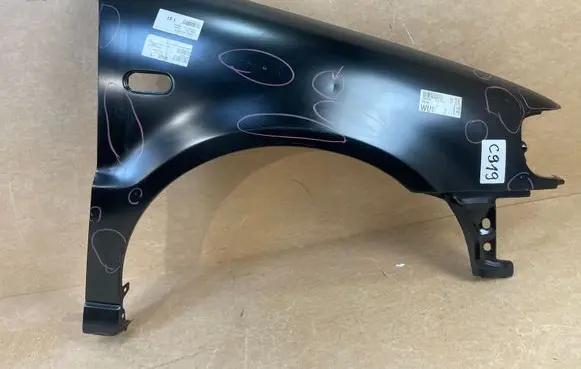 Volkswagen Polo III 6N 6N2 6NF Fender 5824656 6N0821022