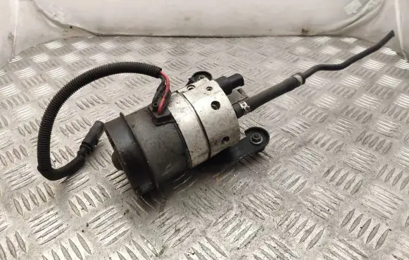 Audi A6 S6 C5 4B Vacuum pump 8E0614175F 0265410050