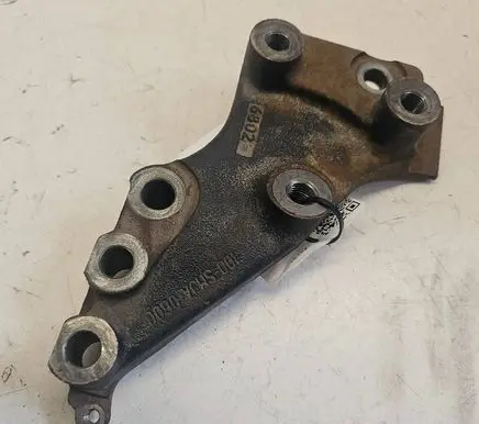Honda Civic Engine mounting bracket