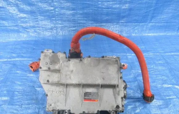Nissan Leaf I (ZE0) Voltage converter inverter 