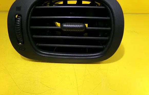 Chrysler Voyager Dashboard side air vent grill/cover trim 12050