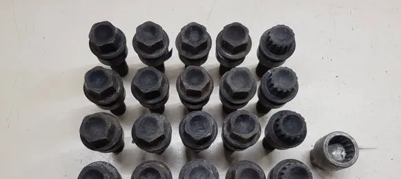 Porsche Cayenne (92A) Nuts/bolts 