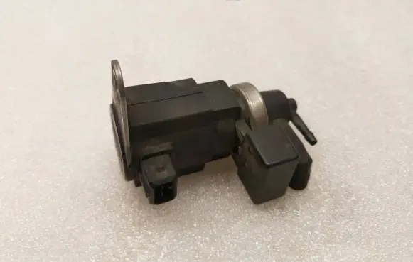 Audi A8 S8 D2 4D Turbo solenoid valve 057906630 53463500