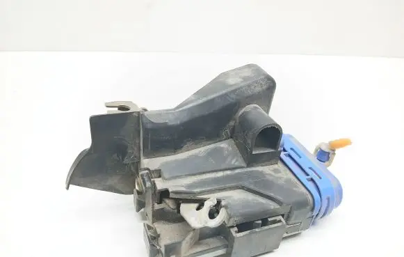 Audi A4 S4 B5 8D Rear door lock 8D0839015A