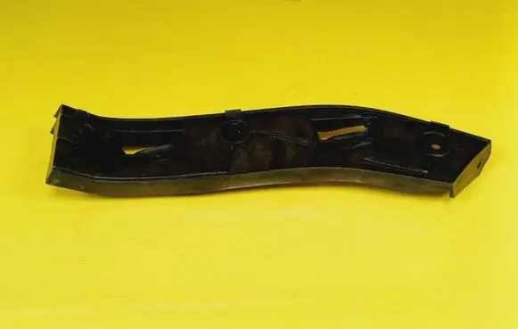 Volkswagen Polo IV 9N3 Front bumper mounting bracket 6Q0807184