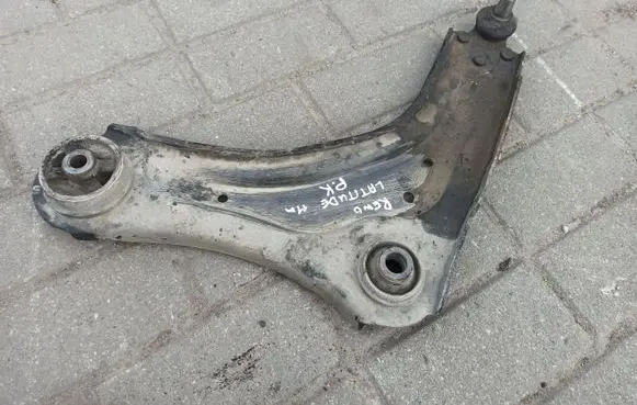 Renault Latitude (L70) Front lower control arm/wishbone