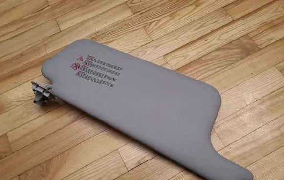 Sun visor