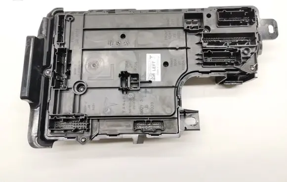 Tesla Model Y Comfort/convenience module 1497847-10-D