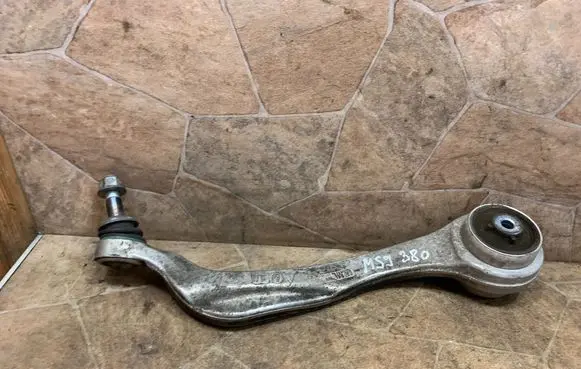 BMW 3 G20 G21 Front lower control arm/wishbone 6879849