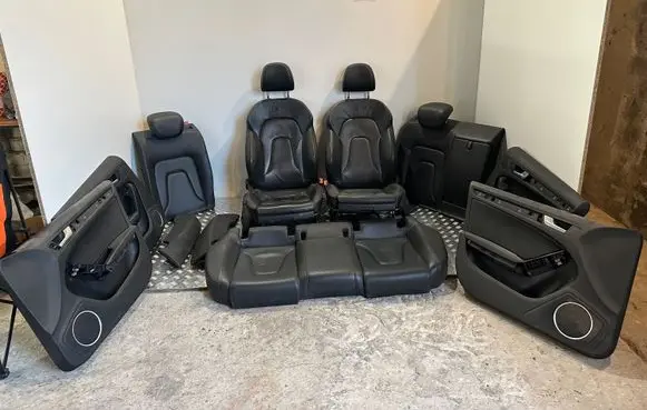 Seat set