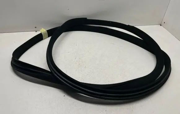 Mercedes-Benz C W204 Rear door rubber seal (on body) A2046970151